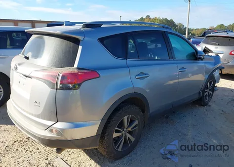 2018 Toyota Rav4 Xle z USA, uszkodzony, nr VIN 2T3RFREV6JW844376
